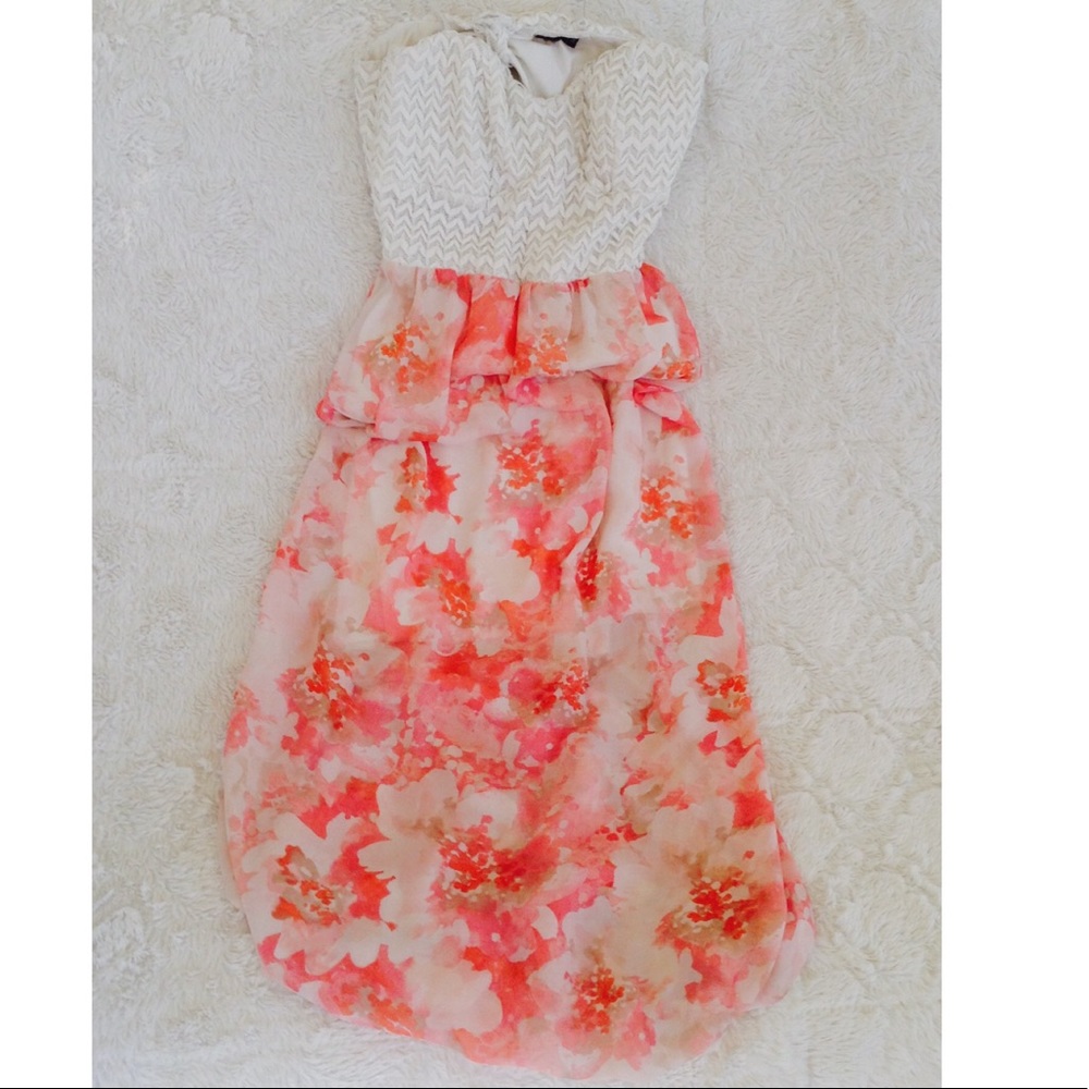 Pretty strapless flower dress